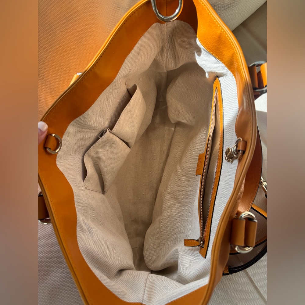 Gucci Vibrant Orange Leather Tote - Picture 3 of 5